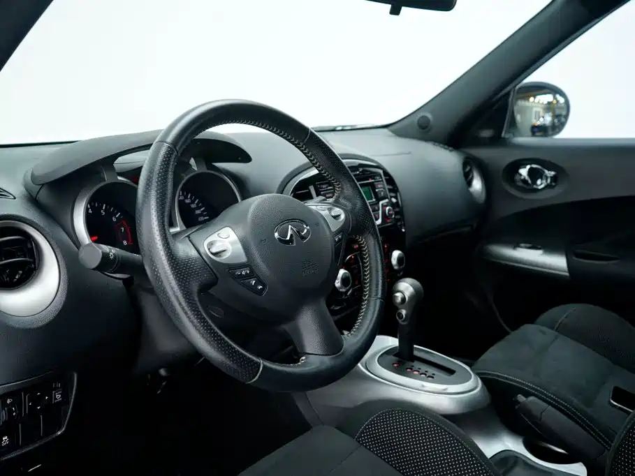 Infiniti ESQ — фото 15