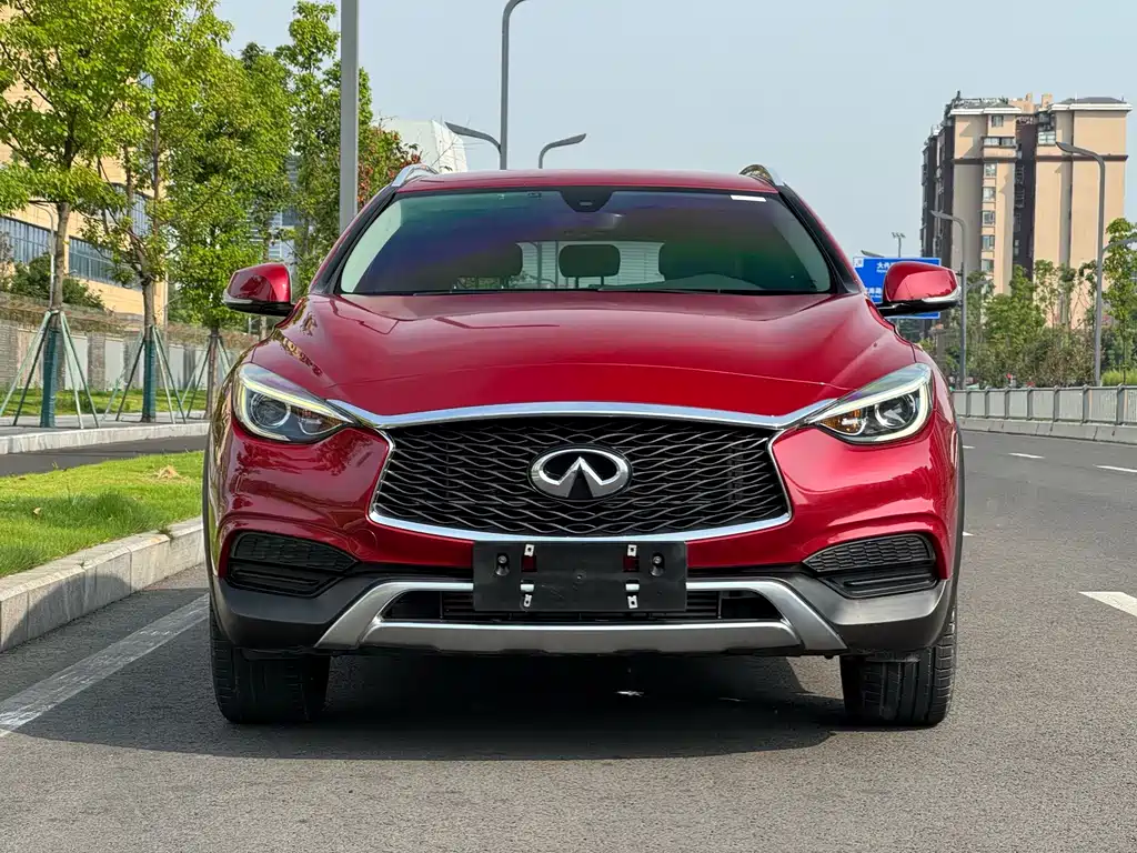 Infiniti QX30 — фото 2