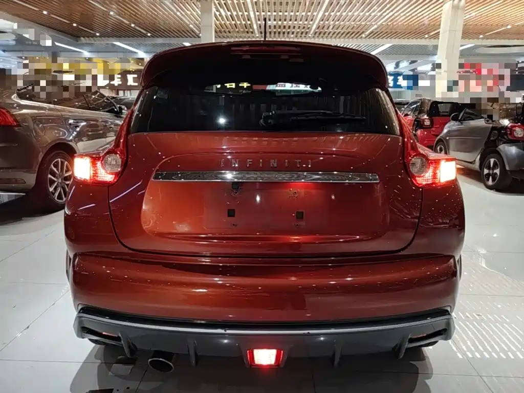 Infiniti ESQ — фото 6