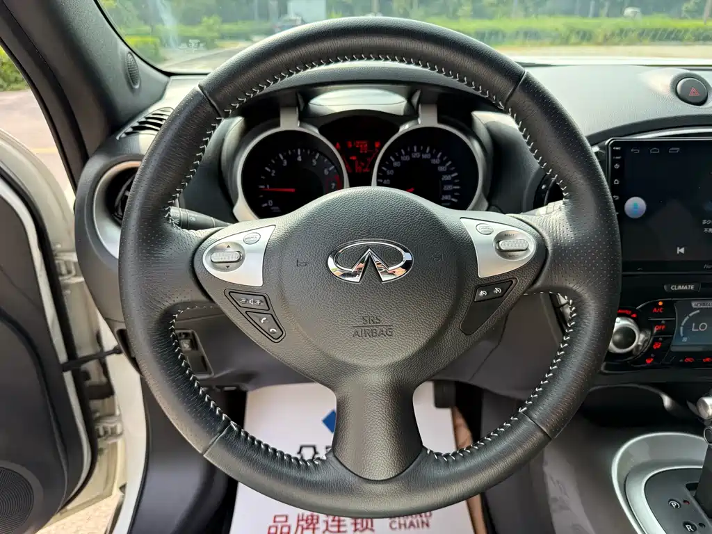 Infiniti ESQ — фото 10
