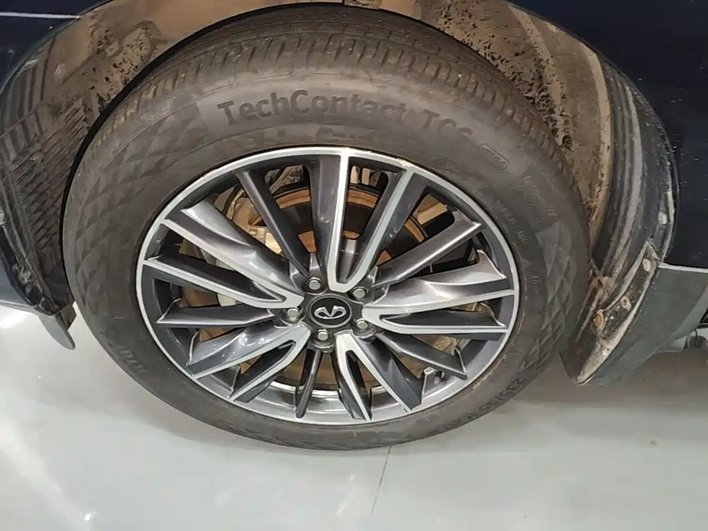 Infiniti QX60 (Import) — фото 23