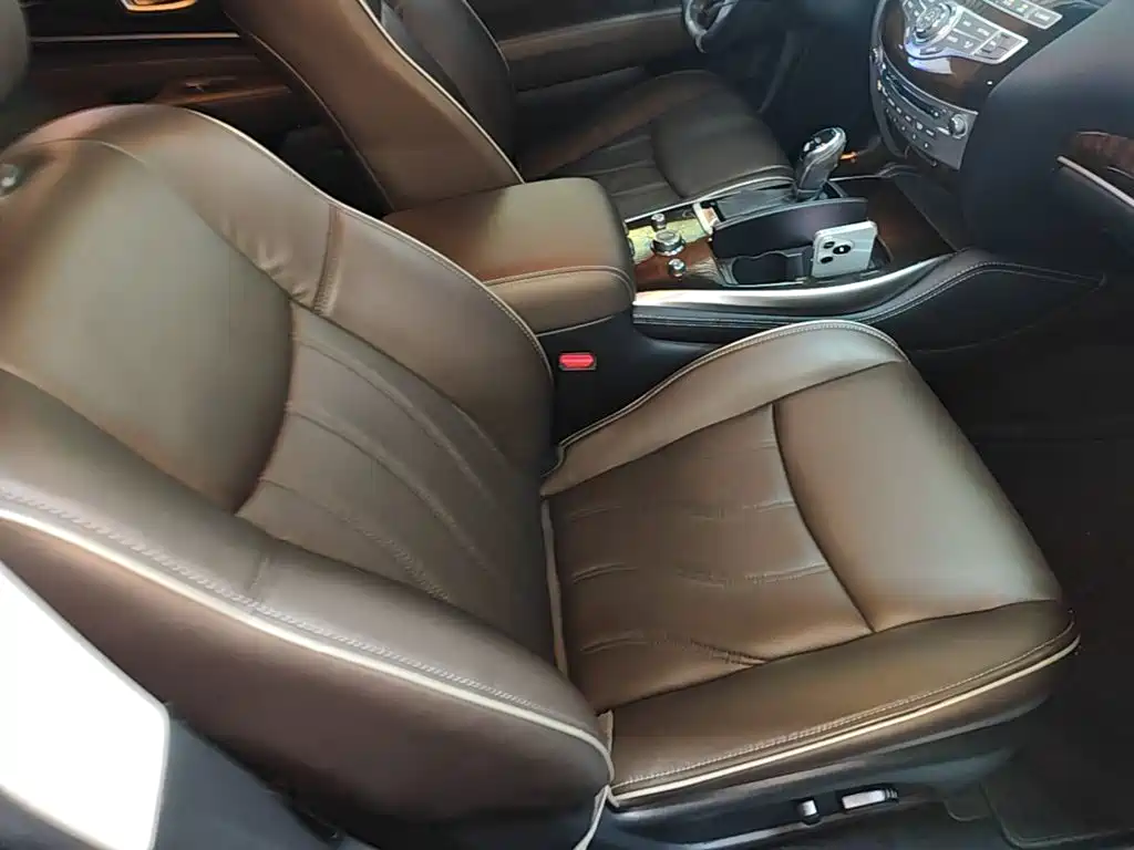 Infiniti QX60 (Import) — фото 25