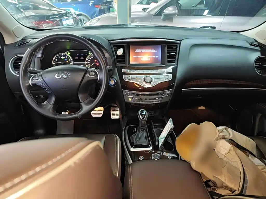 Infiniti QX60 (Import) — фото 10