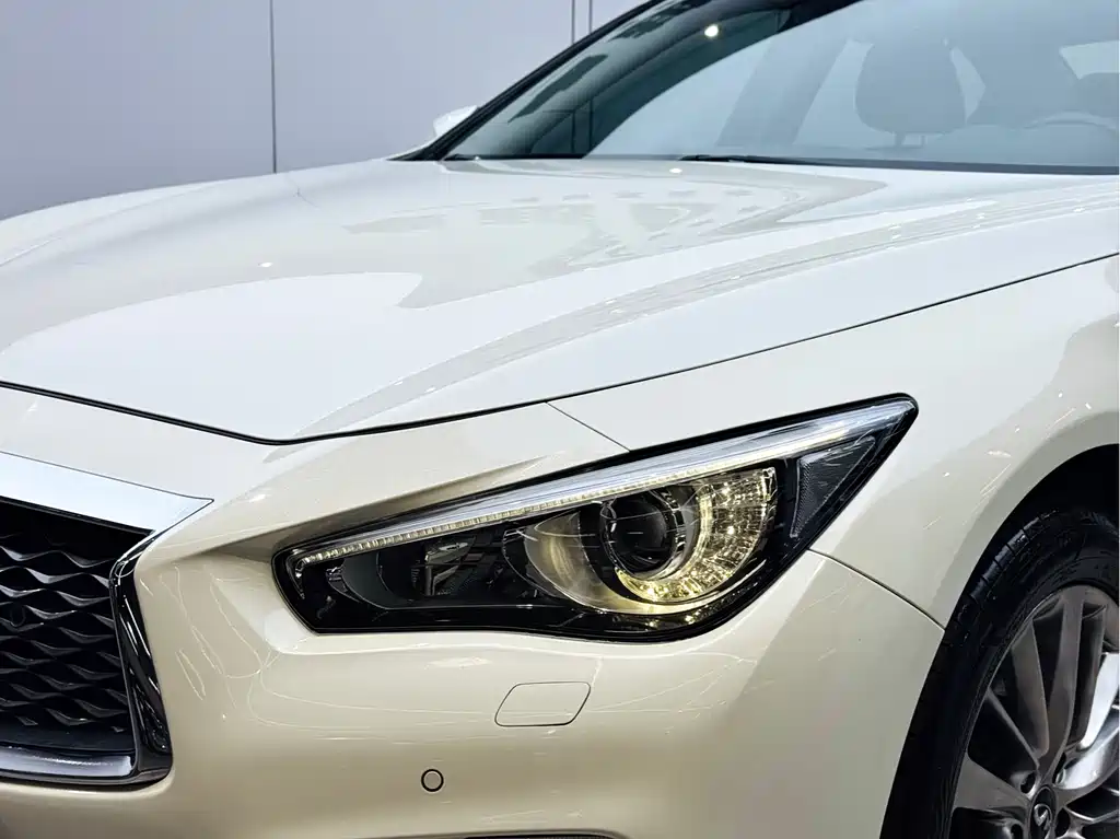 Infiniti Q50L — фото 23