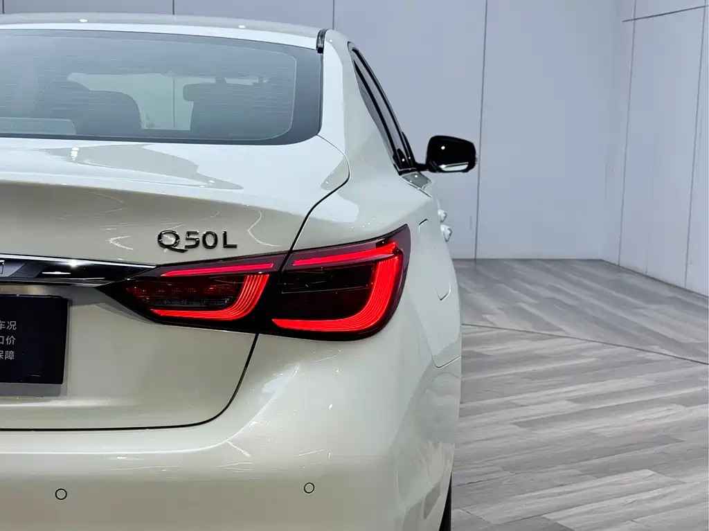 Infiniti Q50L — фото 26