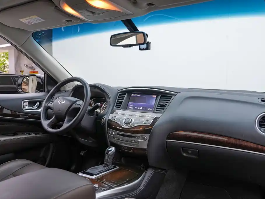 Infiniti QX60 (Import) — фото 8