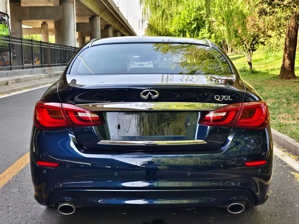 Infiniti Q70 — фото 3