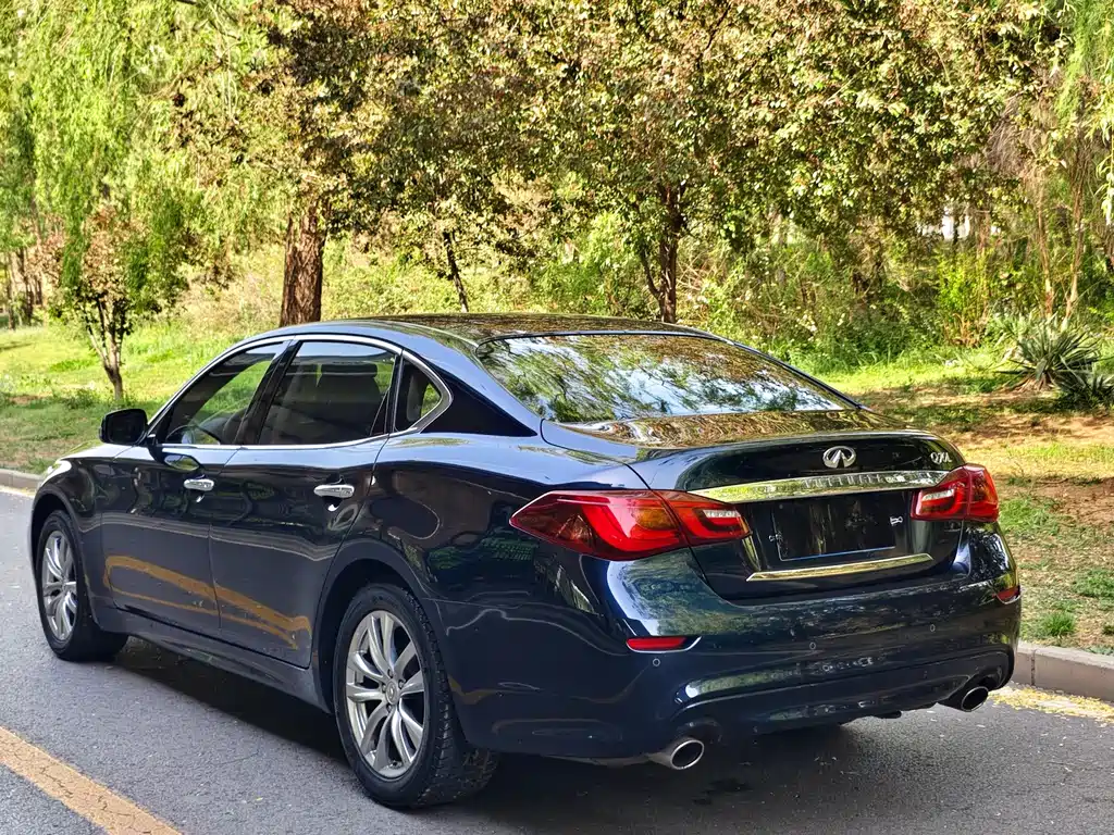 Infiniti Q70 — фото 5