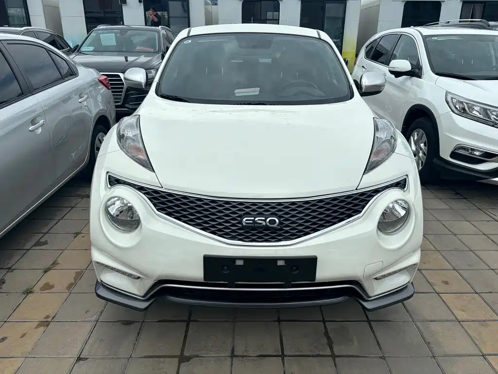 Infiniti ESQ — фото 2