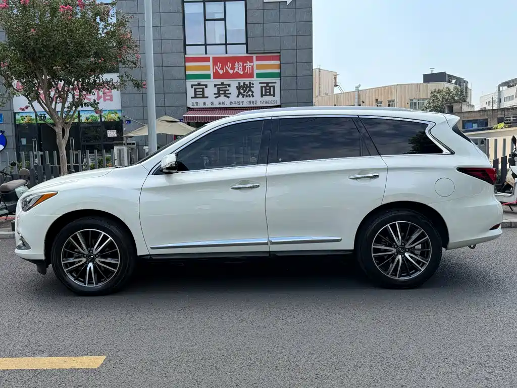 Infiniti QX60 (Import) — фото 3
