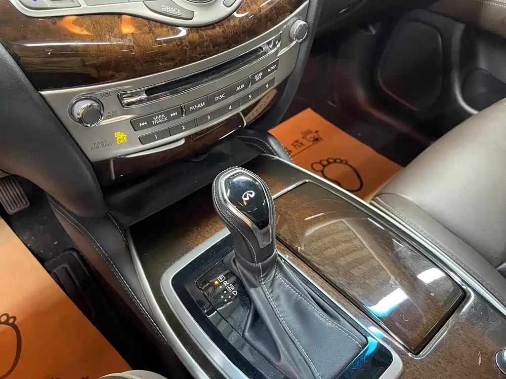 Infiniti QX60 (Import) — фото 18