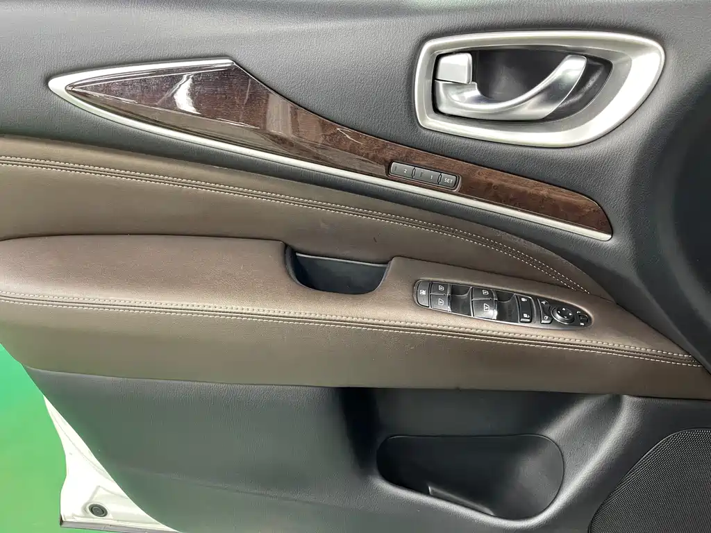 Infiniti QX60 (Import) — фото 20