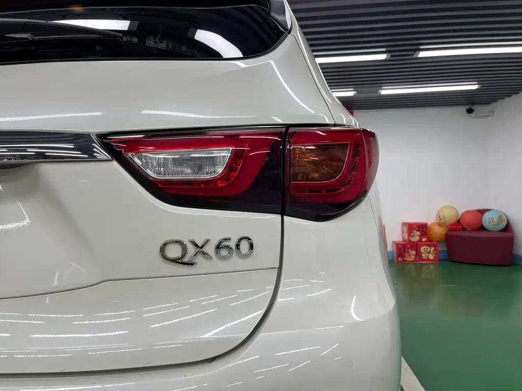 Infiniti QX60 (Import) — фото 28