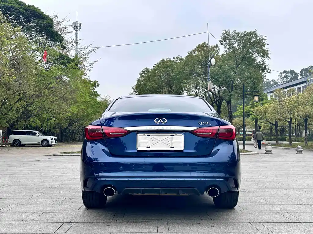 Infiniti Q50L — фото 11