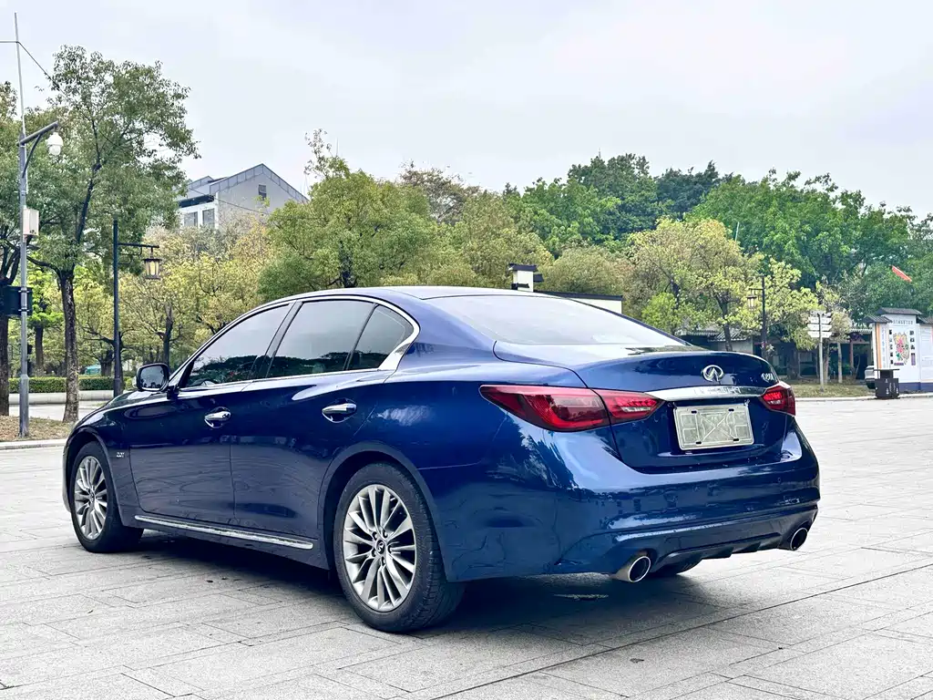 Infiniti Q50L — фото 10