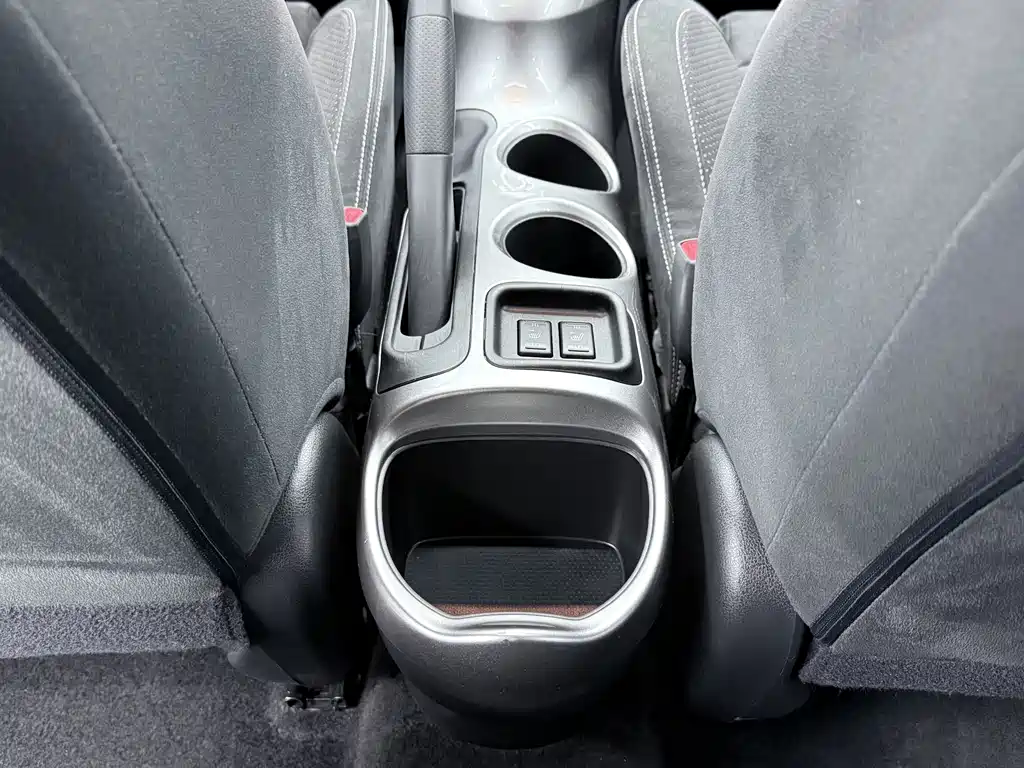 Infiniti ESQ — фото 11