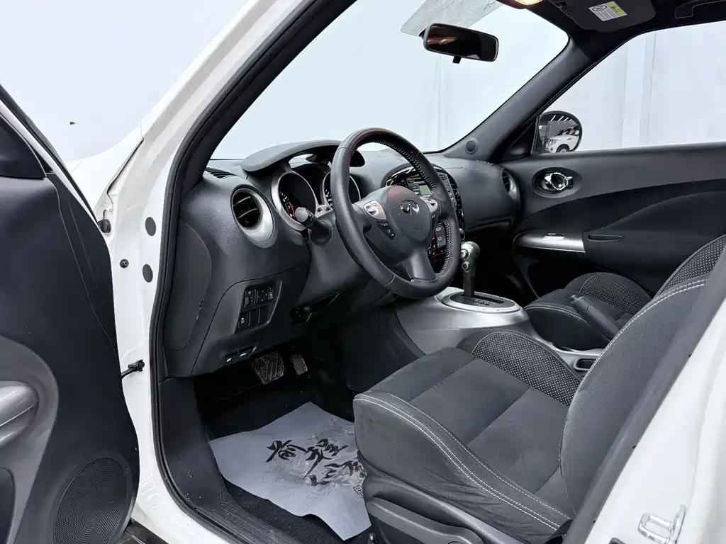 Infiniti ESQ — фото 4