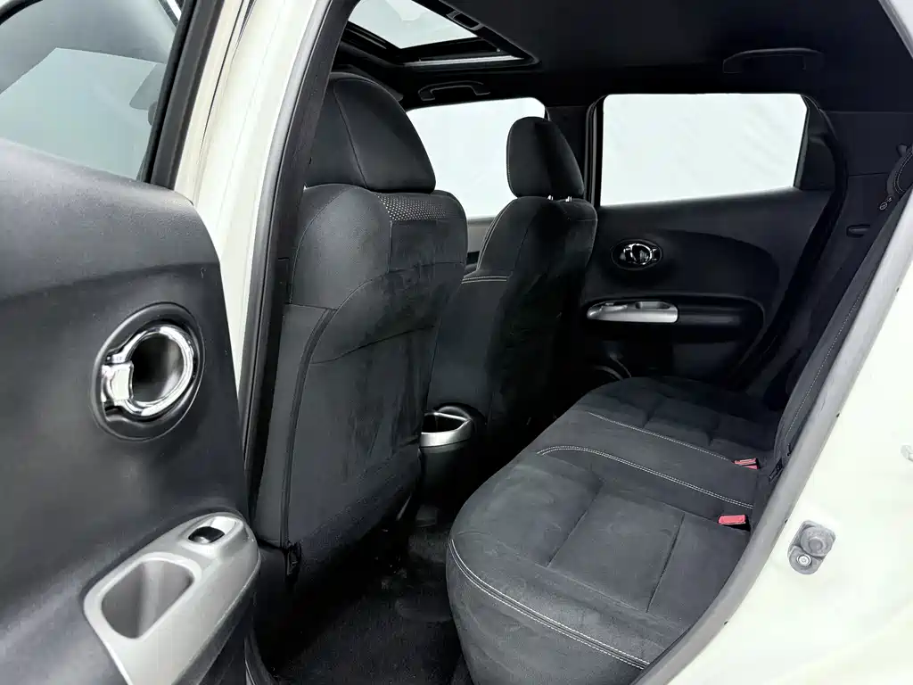 Infiniti ESQ — фото 10