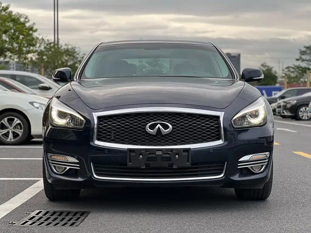 Infiniti Q70 — фото 2