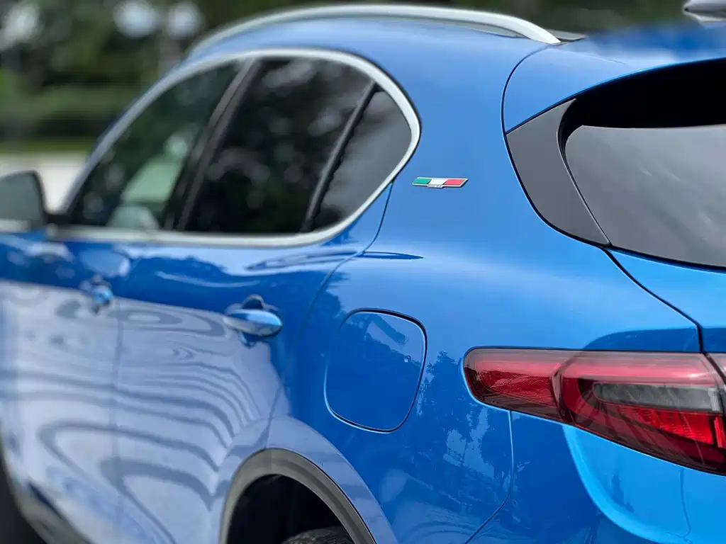 Alfa Romeo Stelvio — фото 11