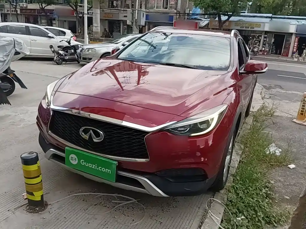 Infiniti QX30 — фото 2