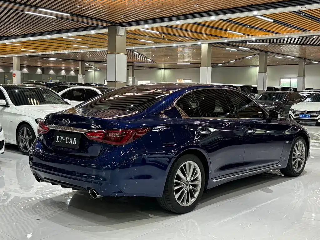 Infiniti Q50L — фото 4