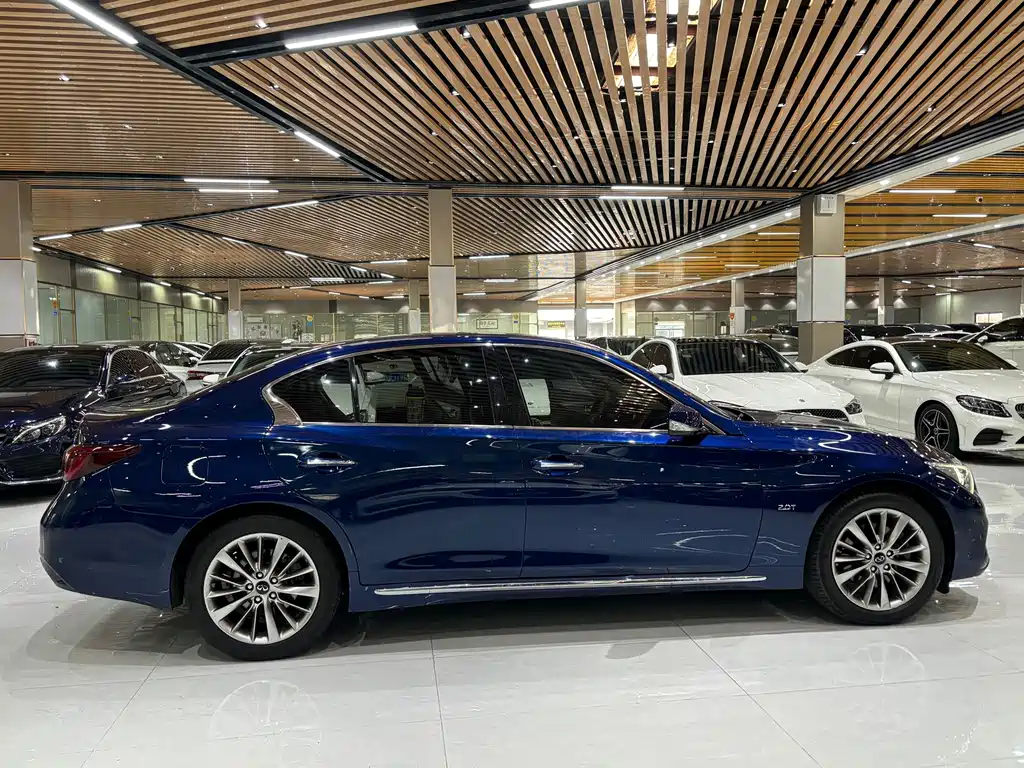 Infiniti Q50L — фото 7