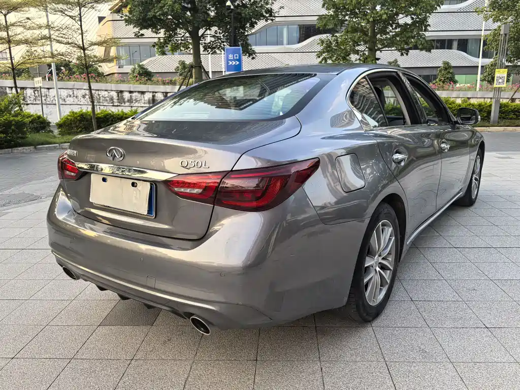 Infiniti Q50L — фото 4