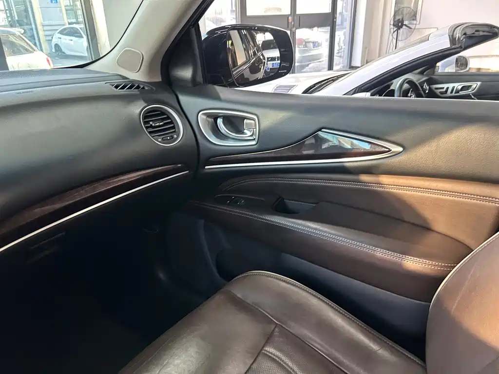 Infiniti QX60 (Import) — фото 14