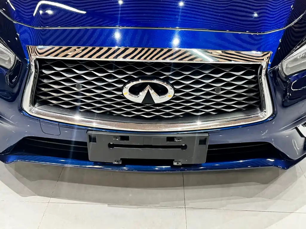 Infiniti Q50L — фото 11