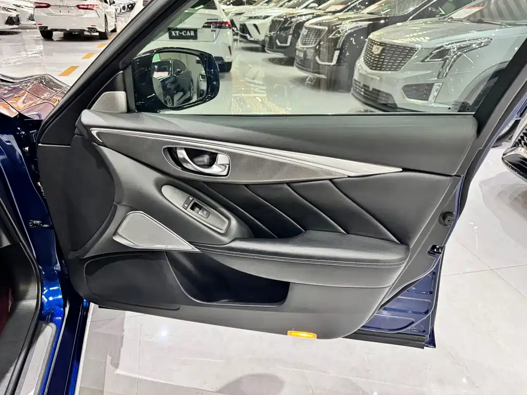 Infiniti Q50L — фото 30