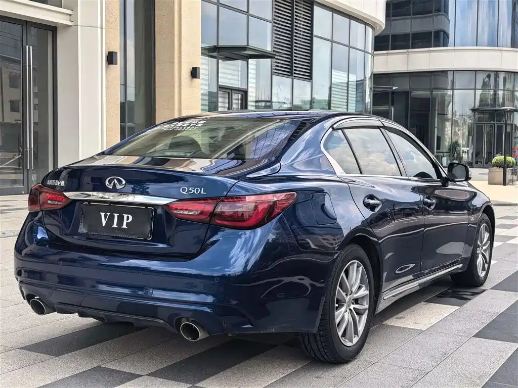 Infiniti Q50L — фото 9