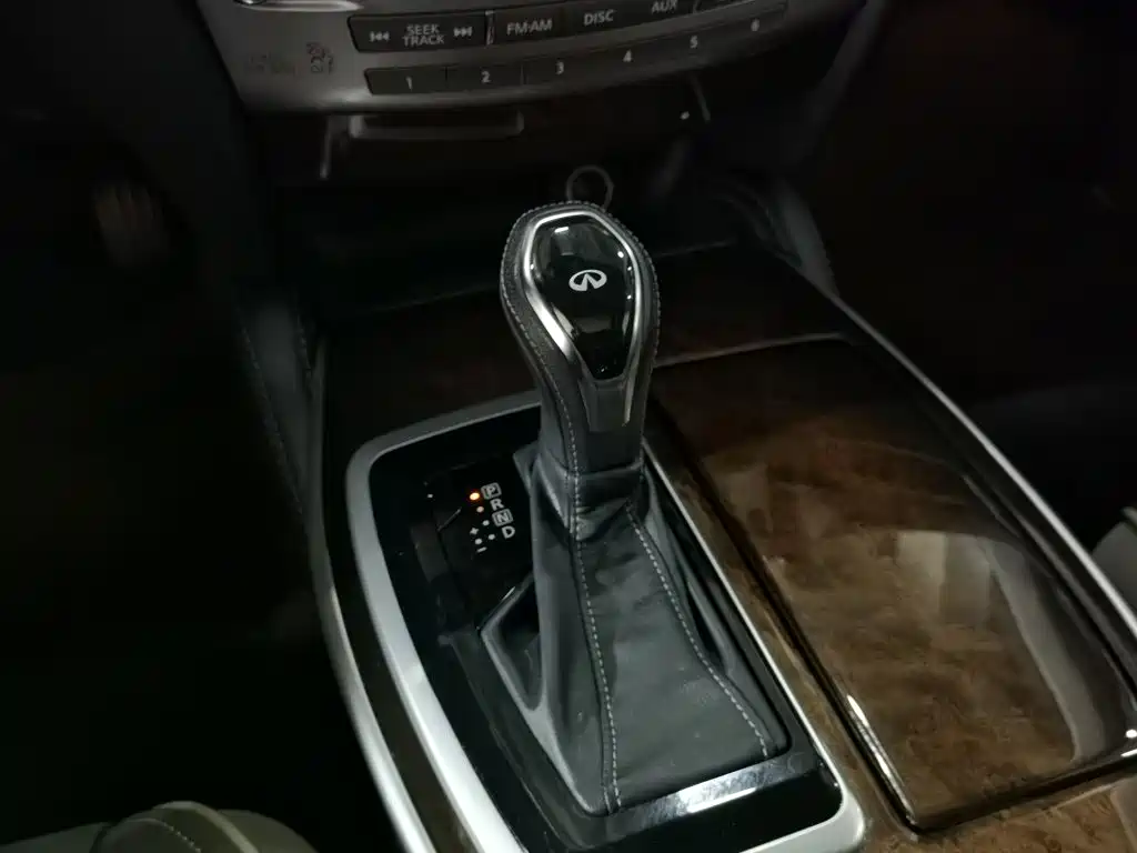 Infiniti QX60 (Import) — фото 13