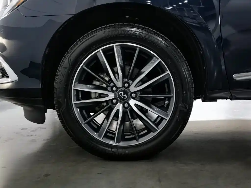 Infiniti QX60 (Import) — фото 17