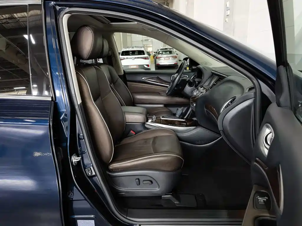 Infiniti QX60 (Import) — фото 23