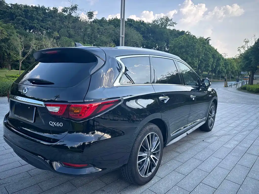 Infiniti QX60 (Import) — фото 11