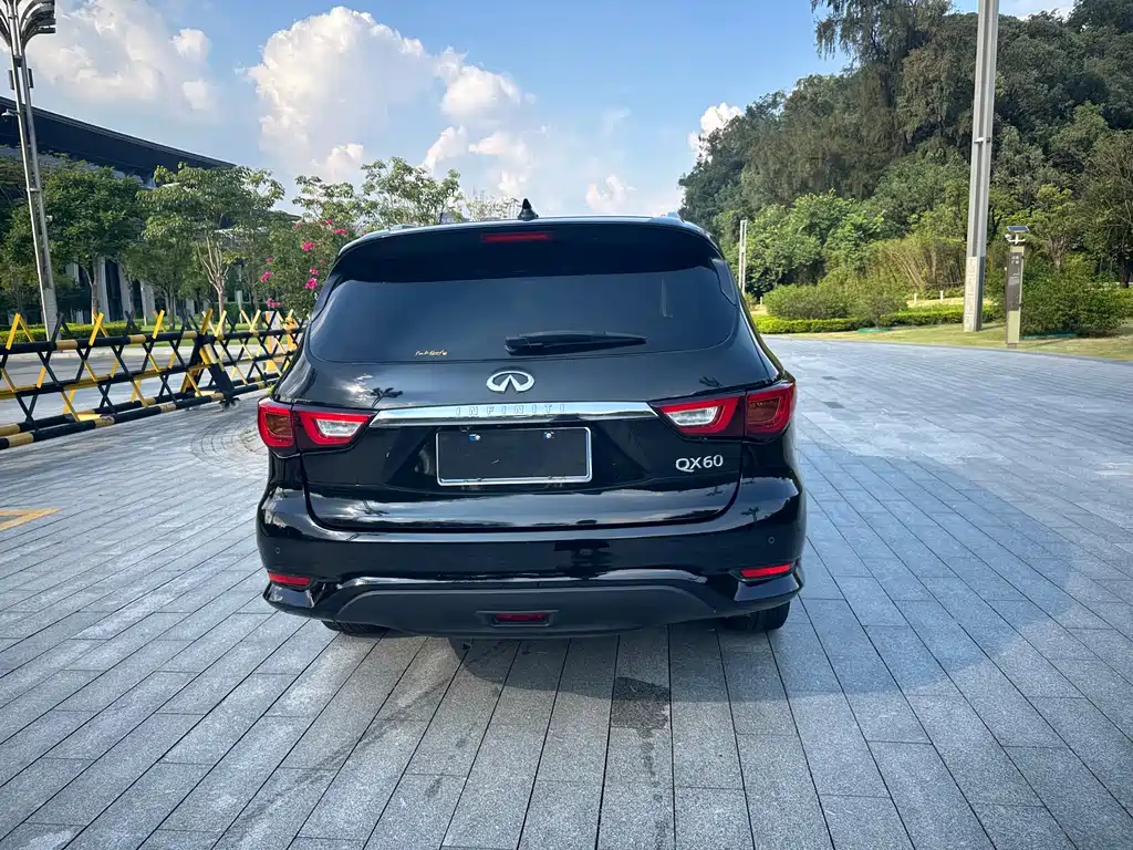 Infiniti QX60 (Import) — фото 13