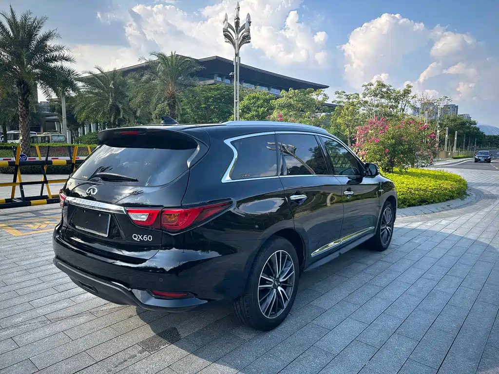 Infiniti QX60 (Import) — фото 14
