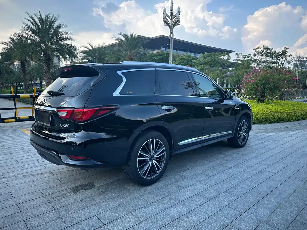 Infiniti QX60 (Import) — фото 17