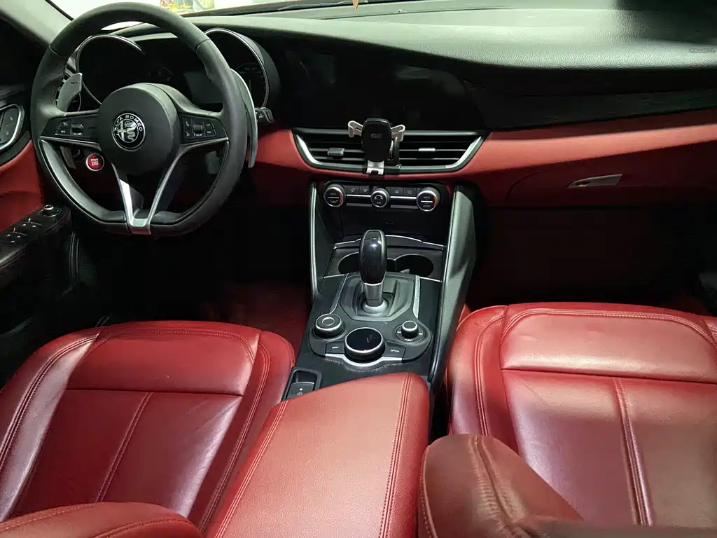 Alfa Romeo Giulia — фото 10