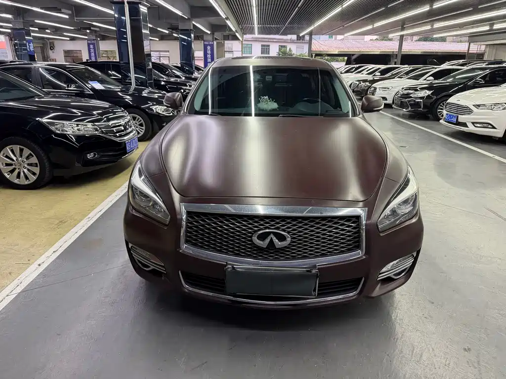 Infiniti Q70