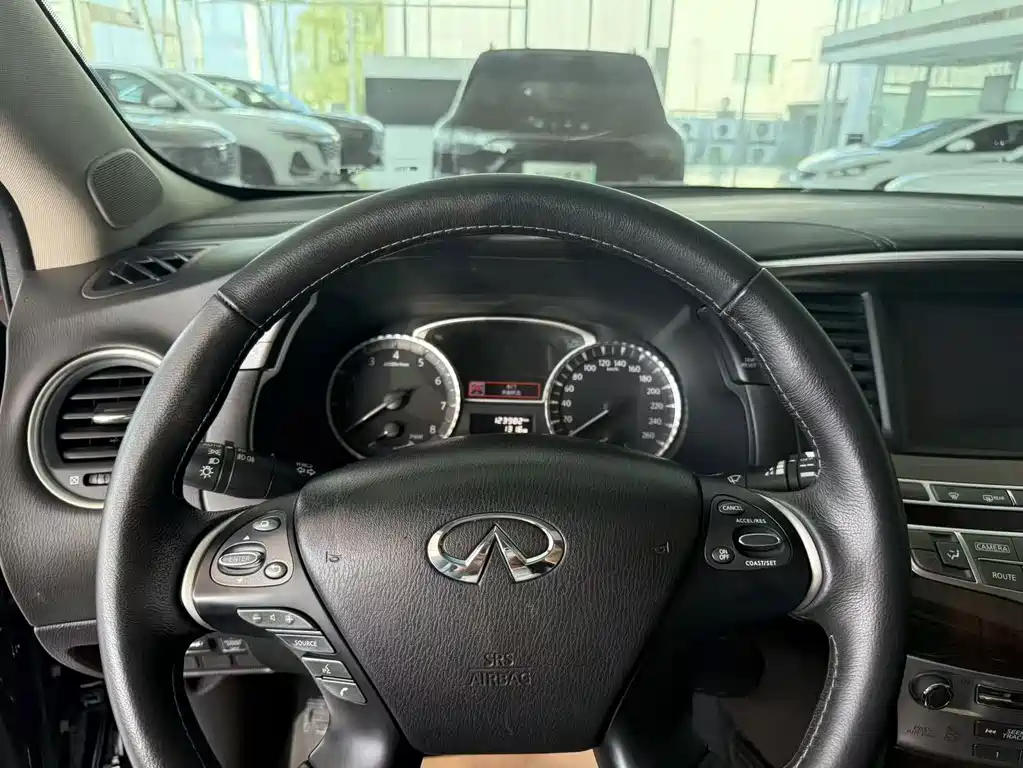 Infiniti QX60 (Import) — фото 8