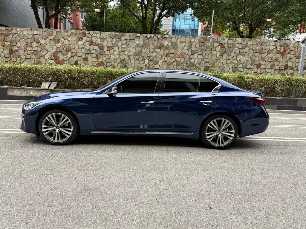 Infiniti Q50L — фото 19