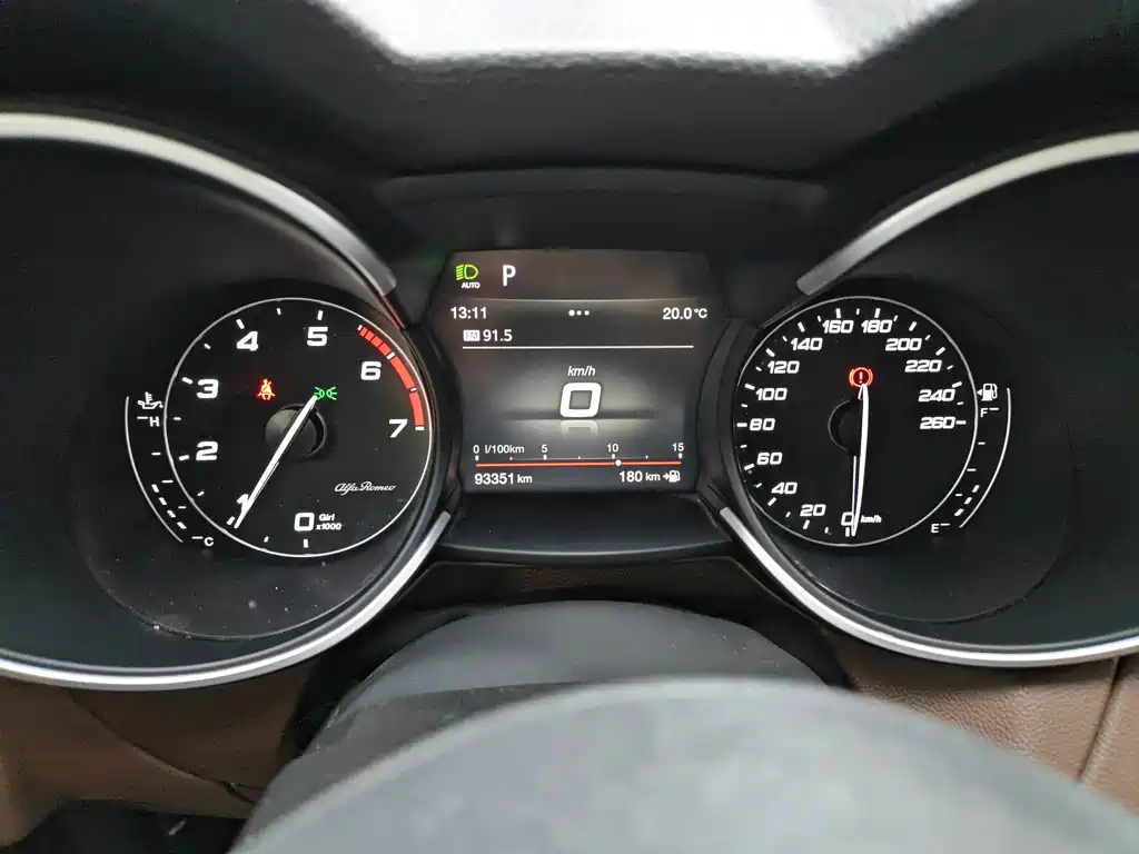 Alfa Romeo Stelvio — фото 15