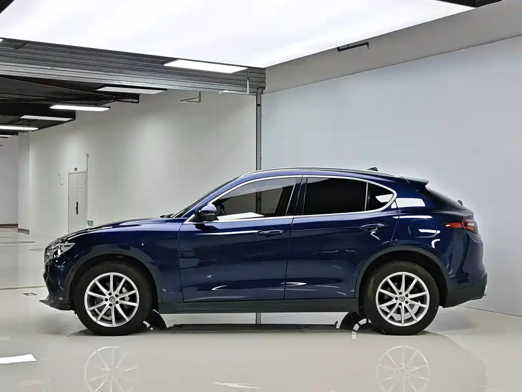 Alfa Romeo Stelvio — фото 4