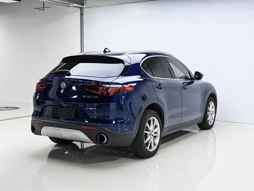 Alfa Romeo Stelvio — фото 5