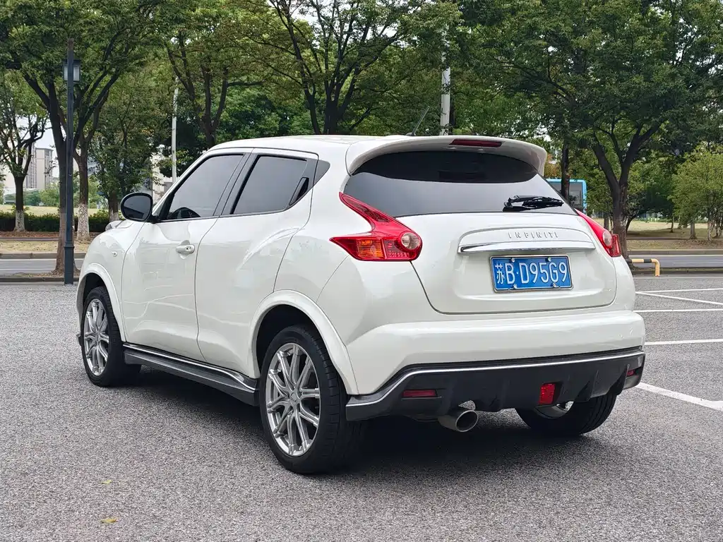 Infiniti ESQ — фото 4