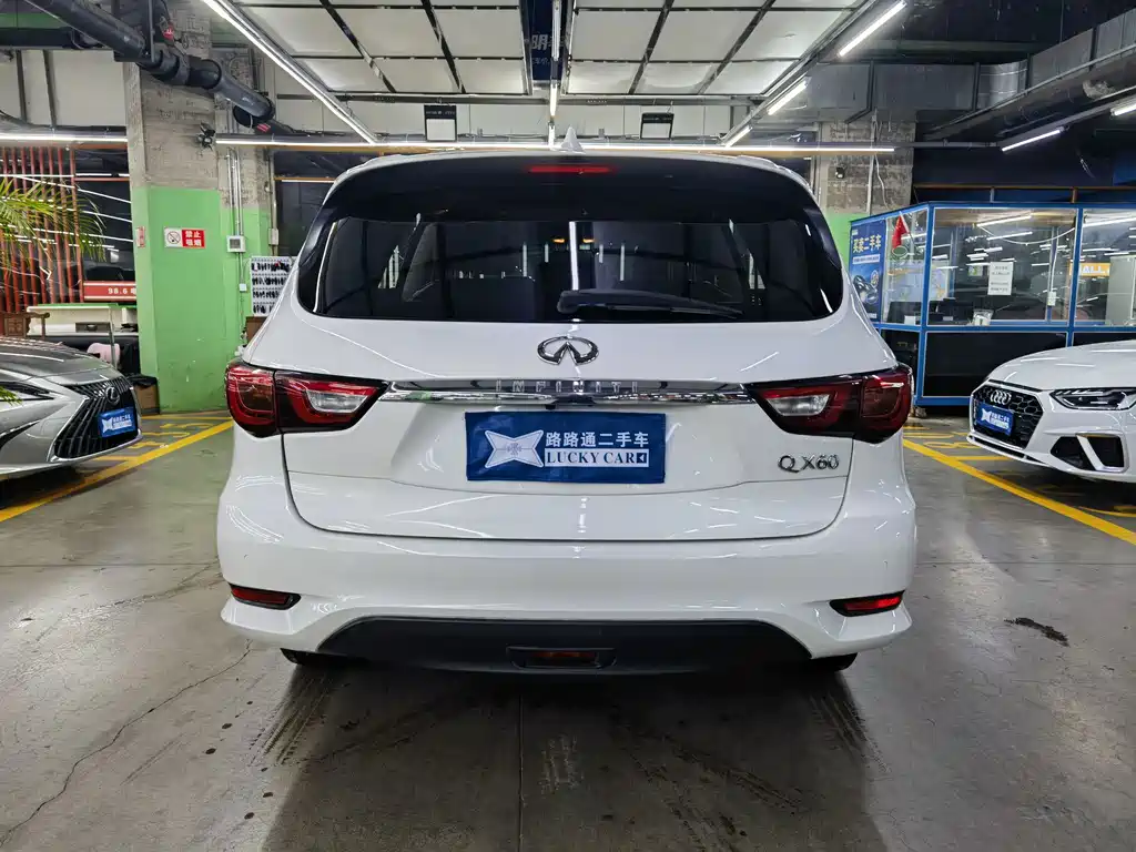 Infiniti QX60 (Import) — фото 5