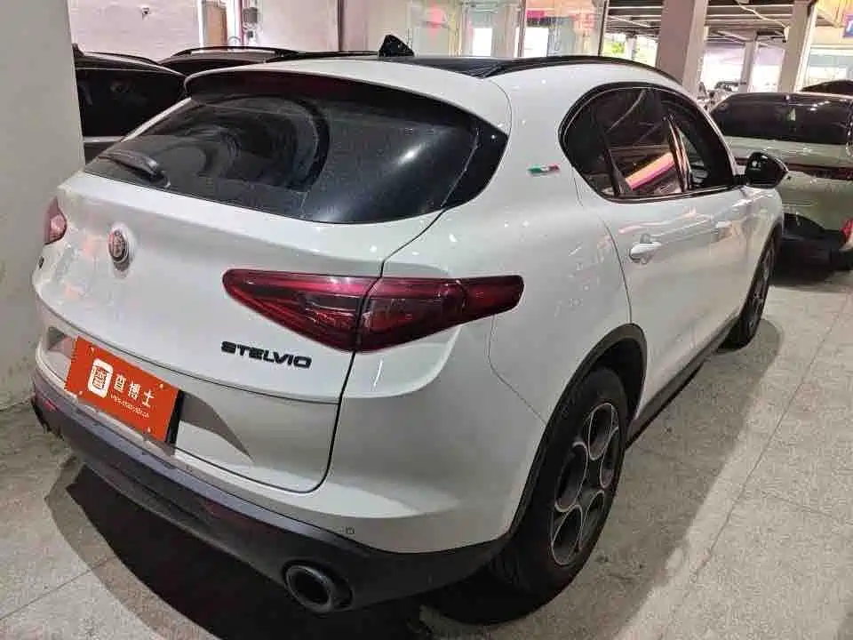 Alfa Romeo Stelvio — фото 3
