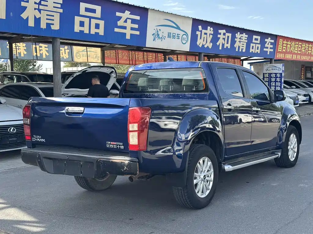 Isuzu D-MAX — фото 9